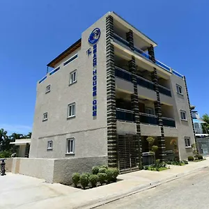 The House One Aparthotel